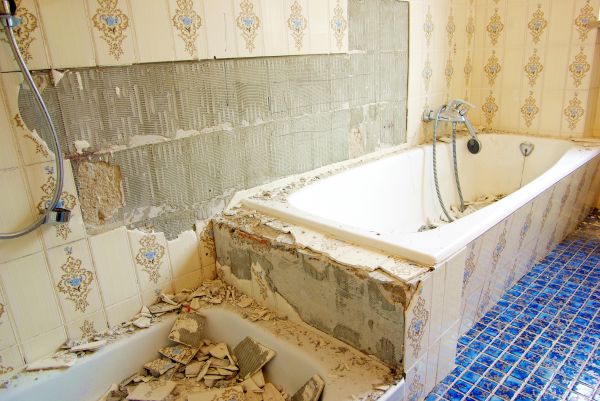 Bathtub Demolition in Evanston