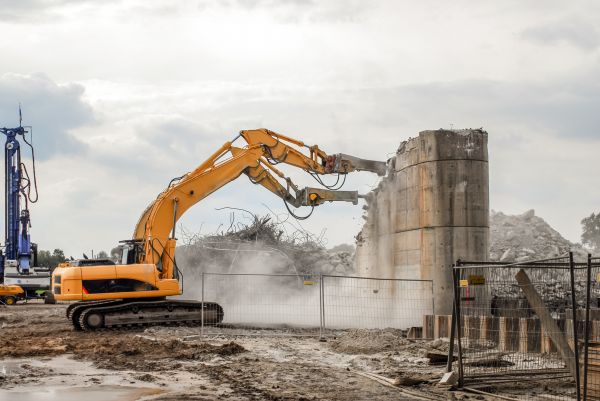 Silo Demolition in Evanston
