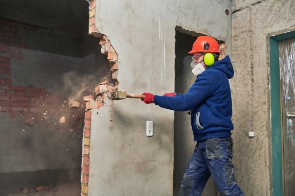 Concrete Wall Demolition in Evanston